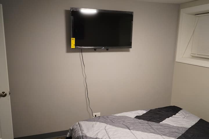 The 2nd  bedroom have a 40 inch TV! with netflix, youtube and pandora 
