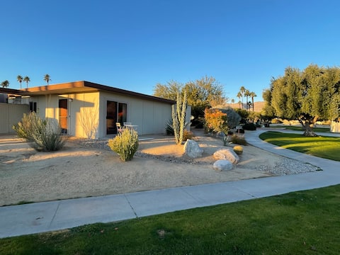 Successful Airbnb property: Playful, cozy, and stylish mid-century condominium in Borrego Springs