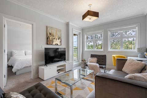 Top Airbnb: Exceptional Location Overlooking the Bow River in Chinatown