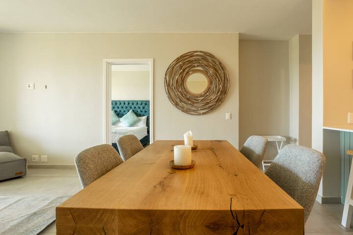 dolphin-beachhouse beachaccess&tablemountain view gallery image 4