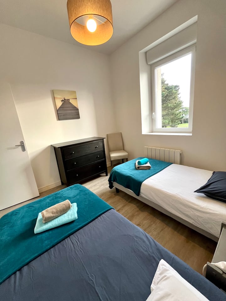 Bedroom 1 with two beds 90*190