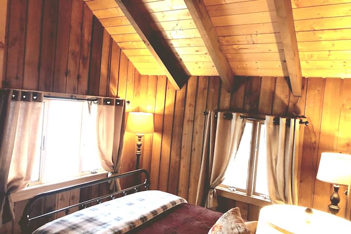 Glavna spavaća soba - bračni krevet (160x200