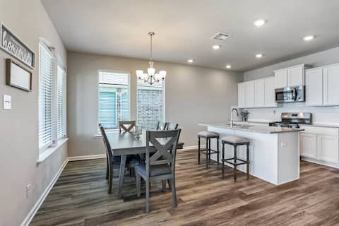 3 bedroom/2 bath with Water front views