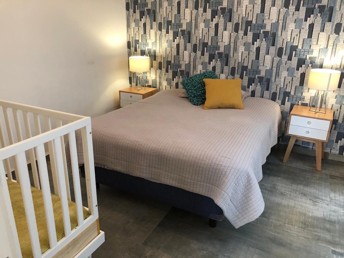 บลูเบดรูม (Blue Bedroom)