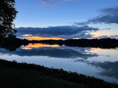 Sunset on the River, Walk to Town Eateries & Shops