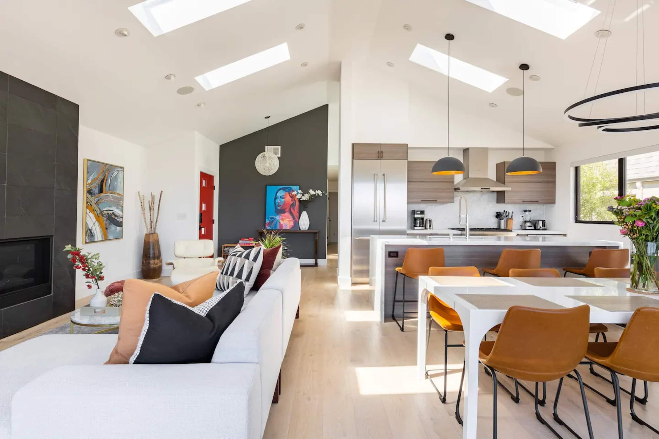 Home in San Francisco · ★4.93 · 4 bedrooms · 5 beds · 3 baths - Image 1