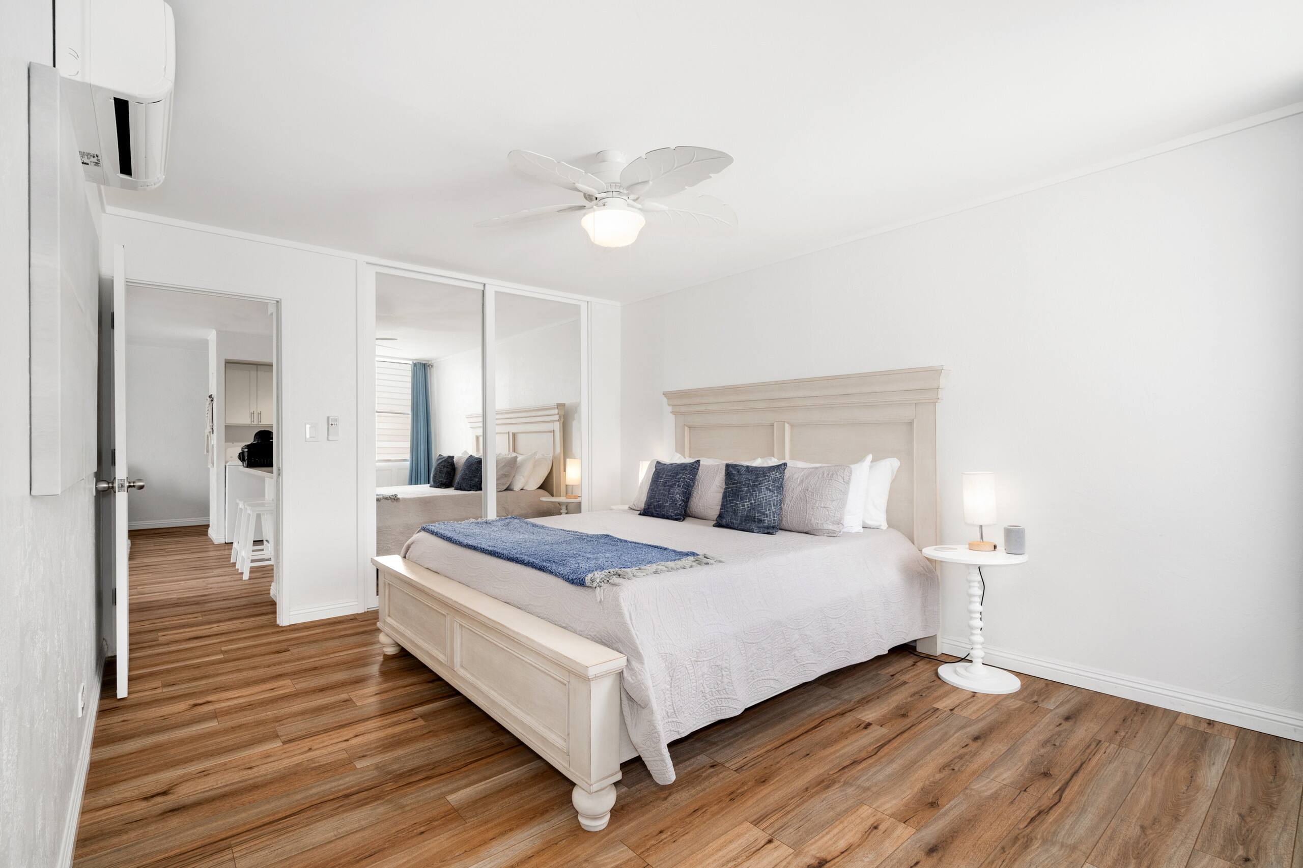 Condo in Honolulu · ★4.83 · 2 bedrooms · 3 beds · 2 baths - Image 13