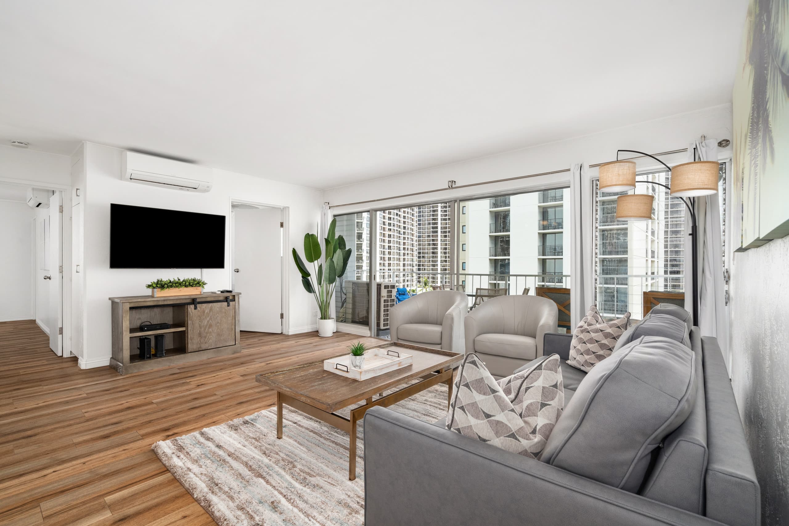 Condo in Honolulu · ★4.83 · 2 bedrooms · 3 beds · 2 baths - Image 1