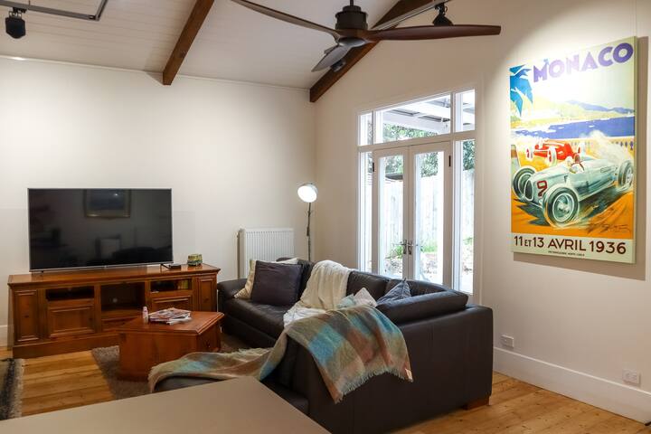 Vintage Charm on St Leonards in the Yarra Valley gallery image 5