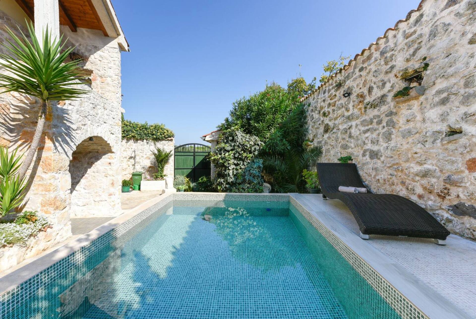 HOLIDAY VILLA BLUE TREE  (NO FRONT DESK PLEASE CONTACT THE PROPERTY 5 DAYS BEFORE ARRIVAL) — photo 2