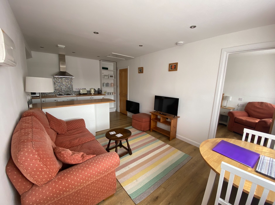 Detached annexe close to the South Downs Houses for Rent in South