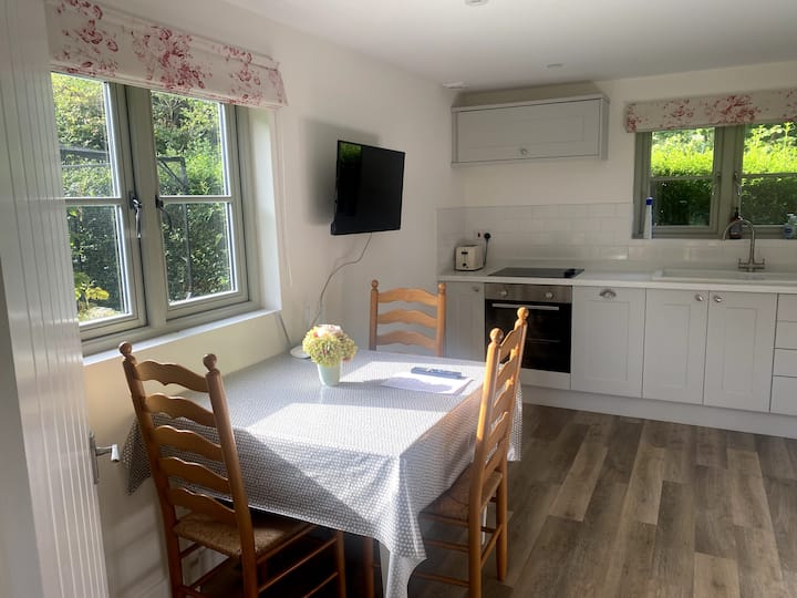 Pretty Private Annex In Grounds Of Hampshire Home - Chineham