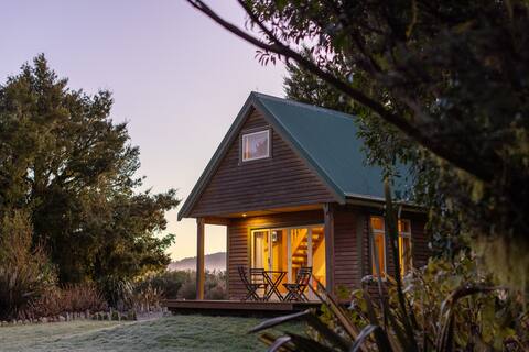 Handcrafted Chalet with Spa access
