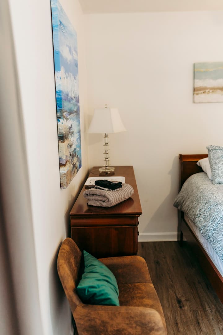 Plenty of space to unpack.  Stay for a while!