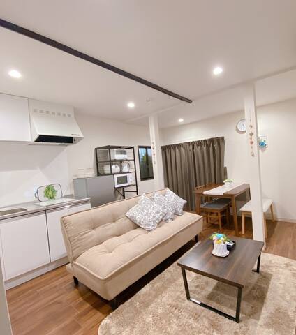 47/百人町/新大久保駅から徒歩2分/東京観光に最適/お洒落2階建て貸切/7名まで可/wifi有 gallery image 2