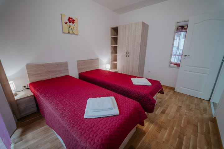 Dhomë gjumi 2