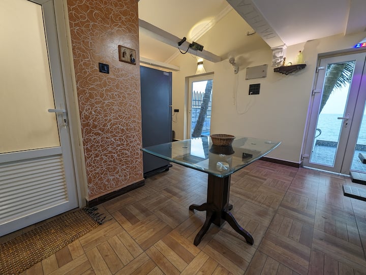 Dining area image 2