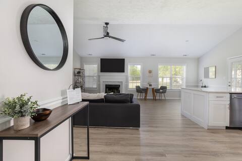 Above It All - Modern & Spacious w/ Large Backyard