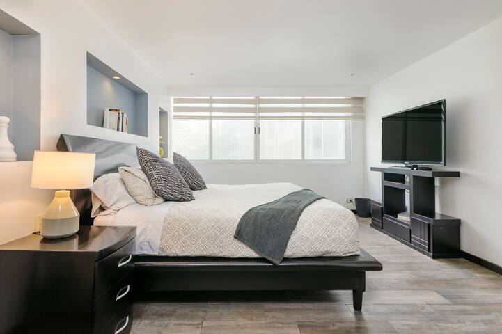 Big & Lightful gallery image 5