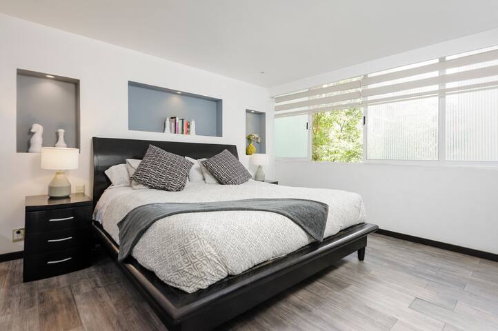 Big & Lightful gallery image 3