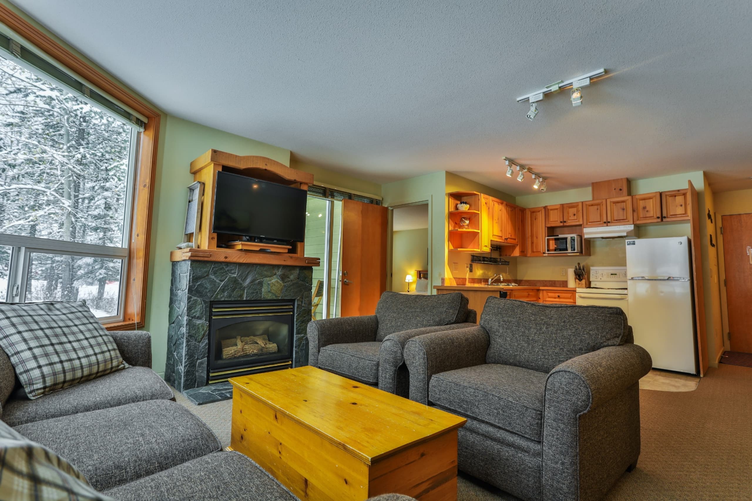 Walkout End Unit | Mountain Views | Sauna - Photo 5