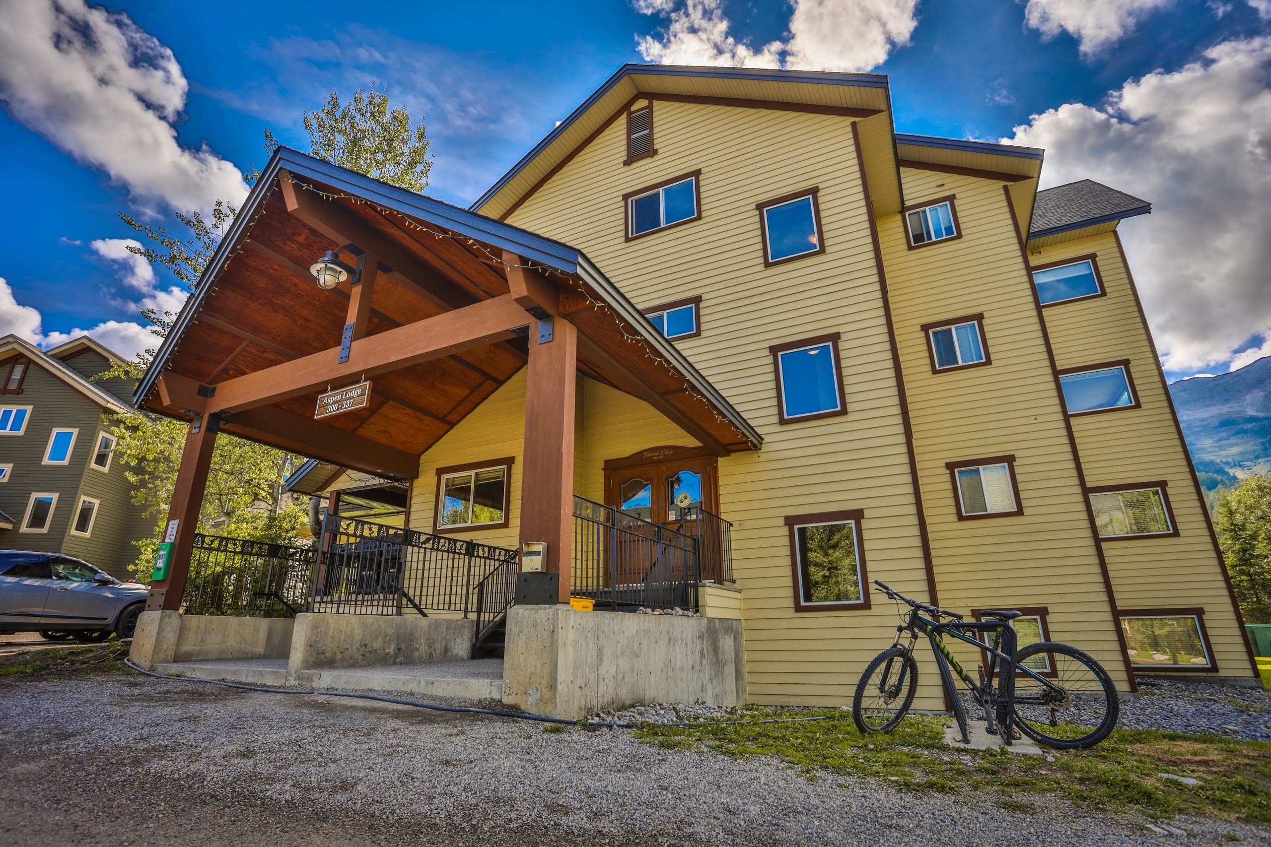 Walkout End Unit | Mountain Views | Sauna - Photo 2