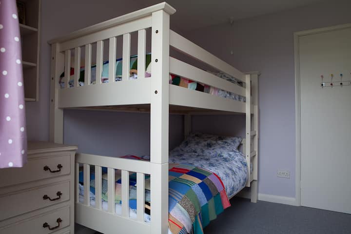 เตียงสองชั้นสำหรับเด็ก (เตียงเดี่ยวขนาดใหญ่)