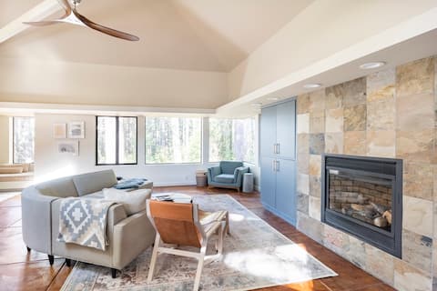 Private and spacious redwoods retreat at Sea Ranch