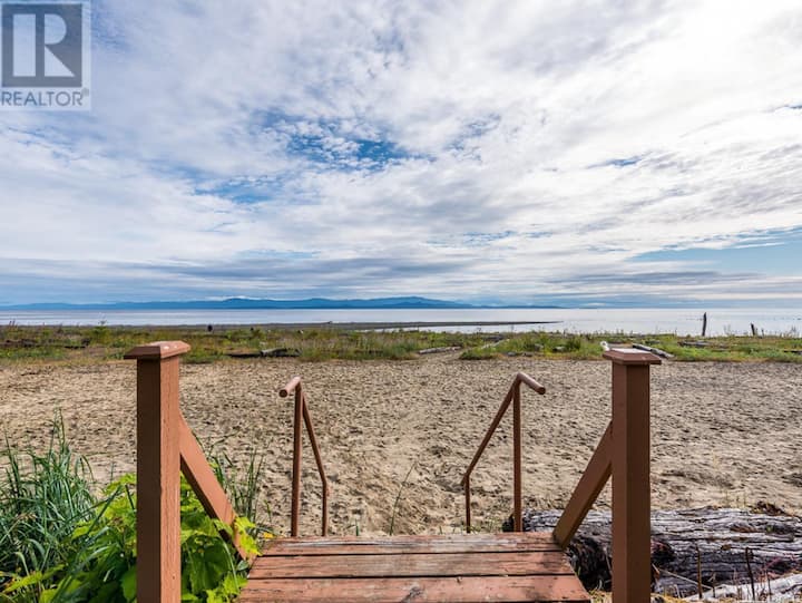 Top 10 Airbnb Vacation Rentals In Qualicum Beach, Canada Updated 2024