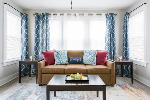 *The Belltower Haven*Large*Family Friendly*Wi-Fi