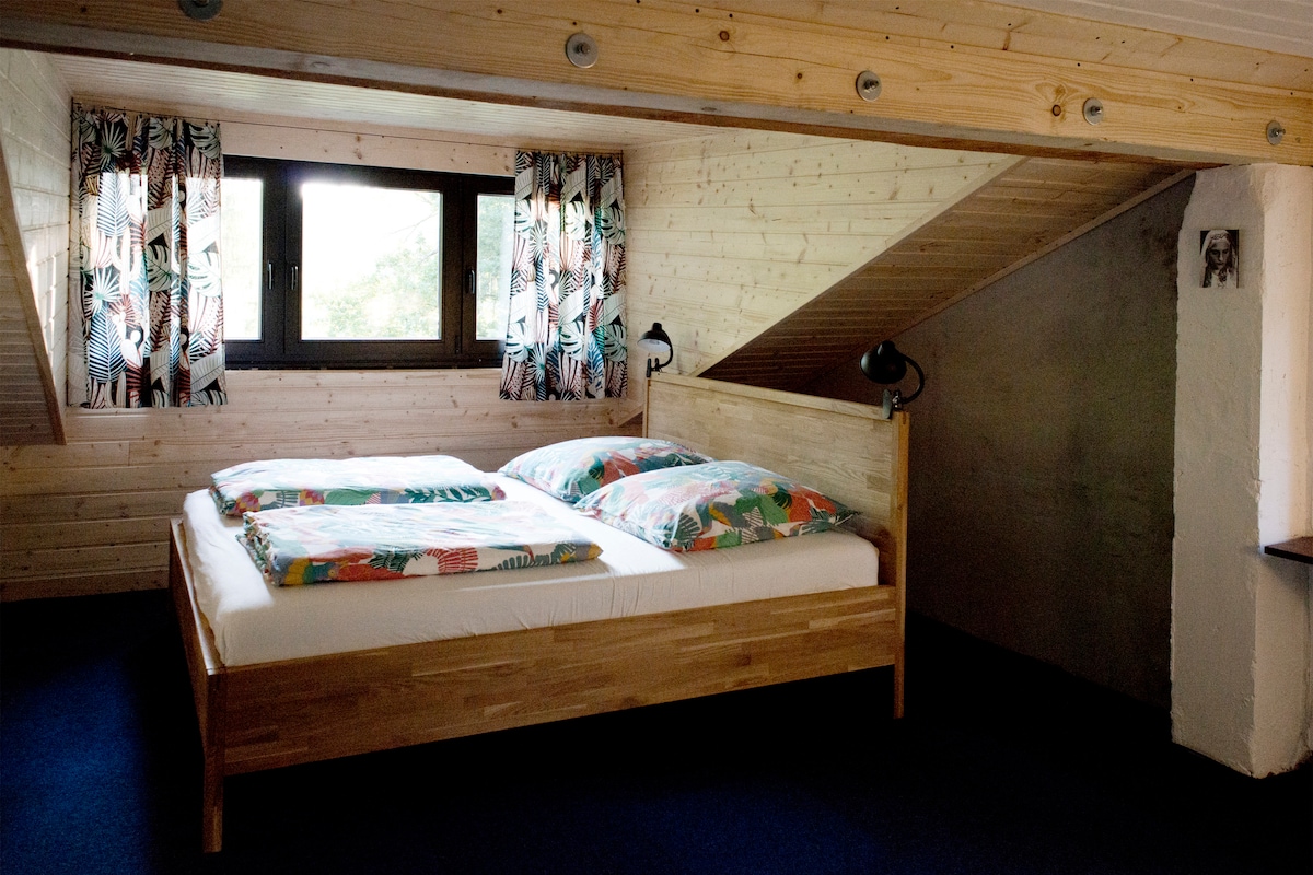 Bedroom Double bed