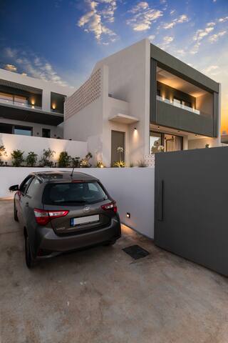 Lux Sea View Villa by CHANiA LiVING STORiES gallery image 2