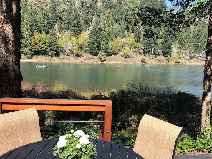 Umpqua River Vacation Rentals & Homes - Oregon, United States