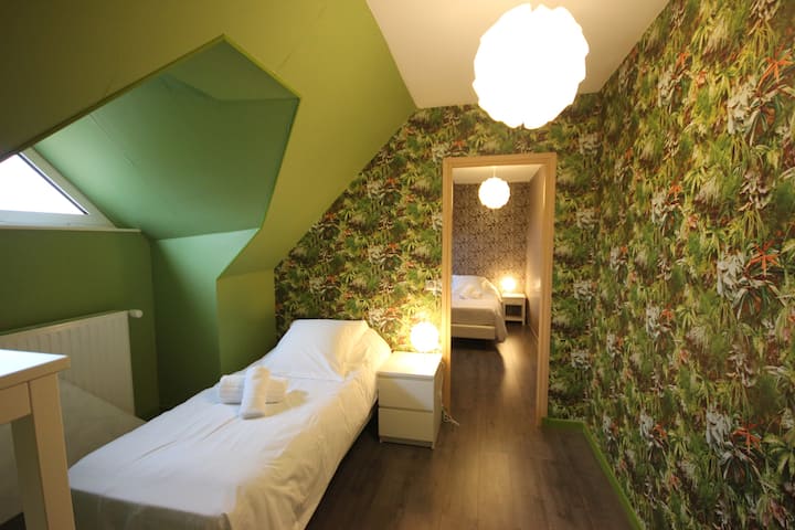 Slaapkamer 3 en 3 bis voor één persoon boven.