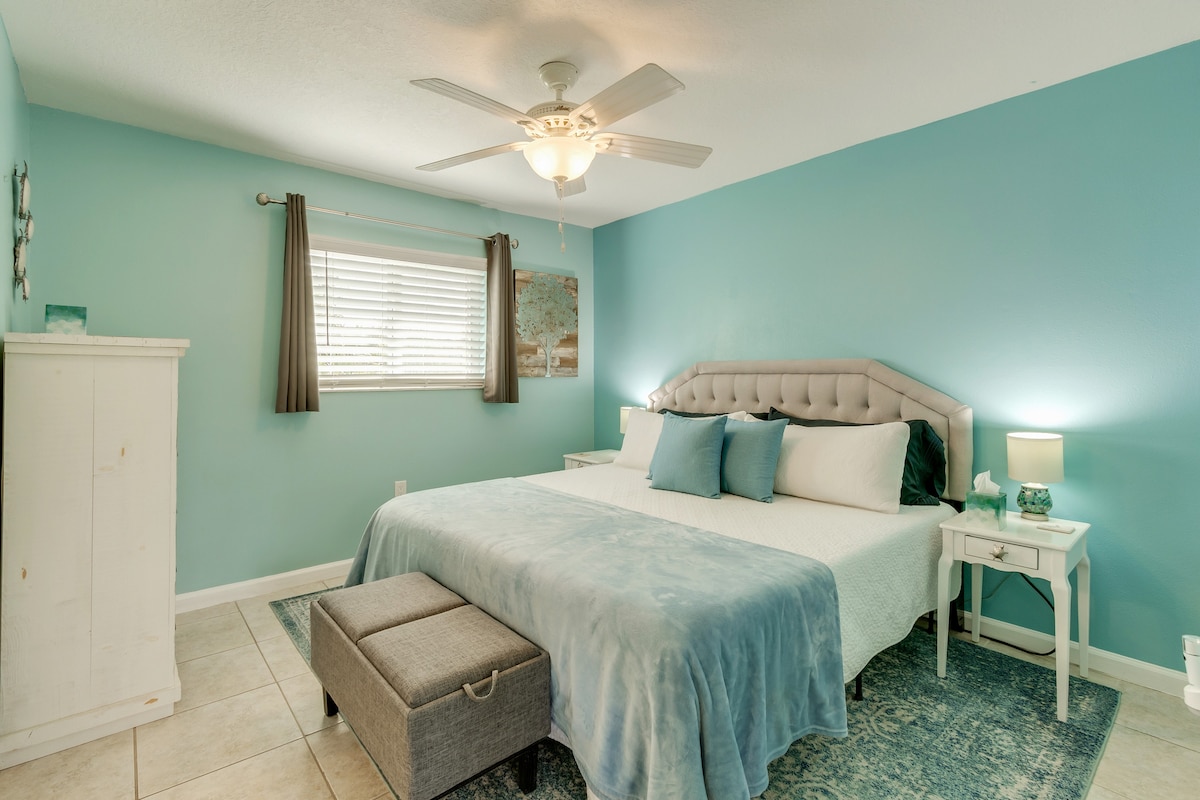 The bedroom features a comfortable King sized bed fitted with bamboo sheets.