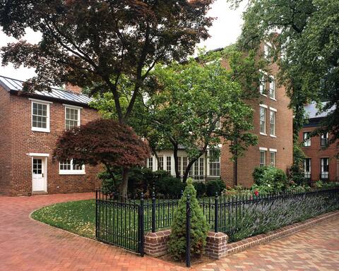 5-star rated Historic Annapolis Home, Ideal locale