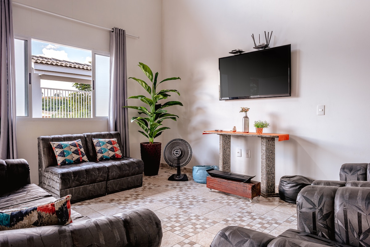 Top Airbnb: Nature, Gated Community, Air conditioning, pet-friendly in Atibaia