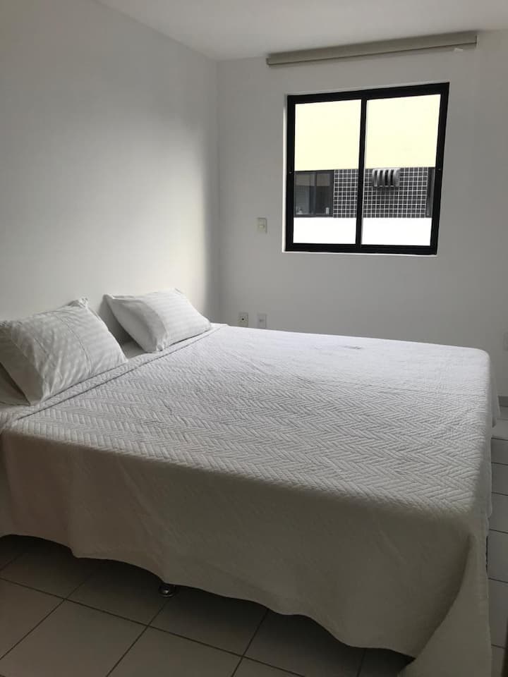 DORMITORIO EN SUITE CON CAMA DOBLE 1.40X1.88M