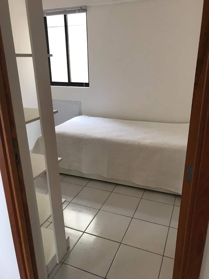 DORMITORIO CON CAMA INDIVIDUAL - CAMA