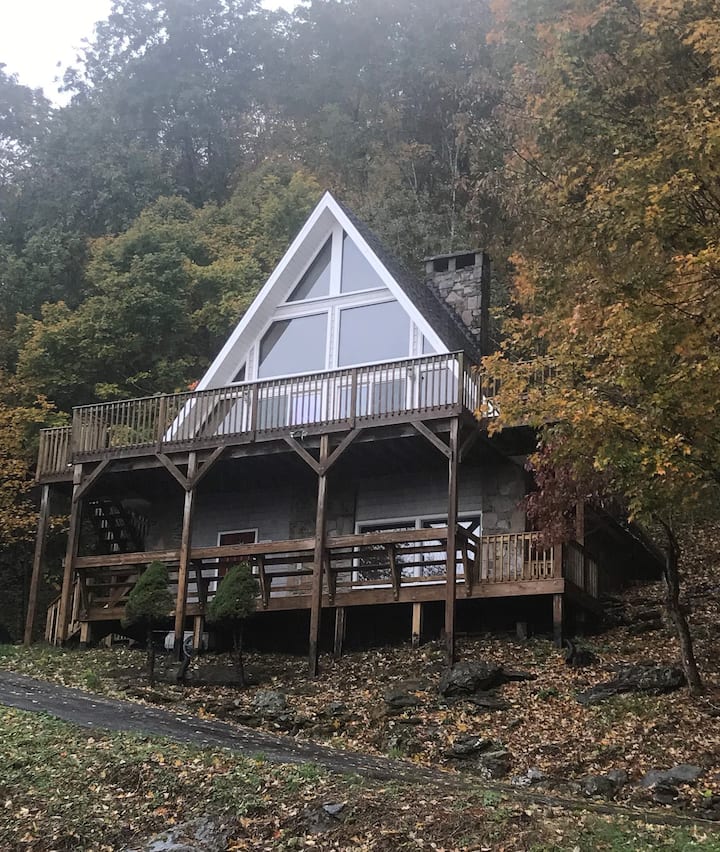 Hanging Rock Vacation Rentals & Homes North Carolina, United States