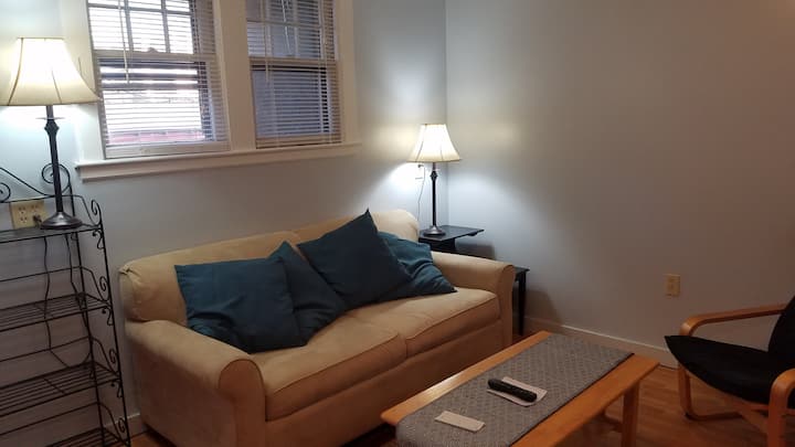 Private Downtown Oasis - Cromwell, CT