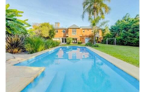 Beautiful property in Funes all amenities.