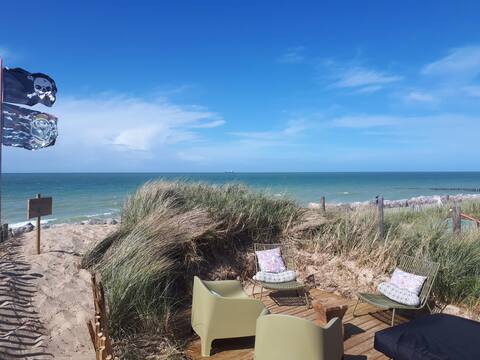 Sangatte Les Pieds in L'Eau maison front de mer