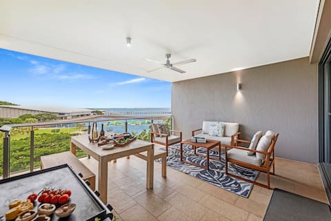Waterfront Wonder: Expansive Indoor-Outdoor Haven