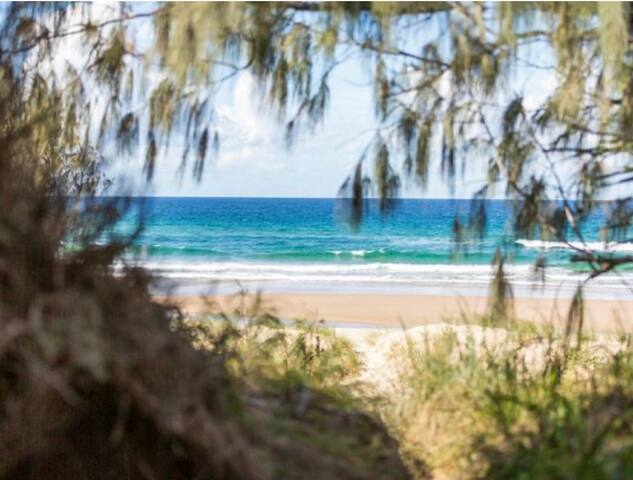 Beachfront Heated pool 1km to village gallery image 2