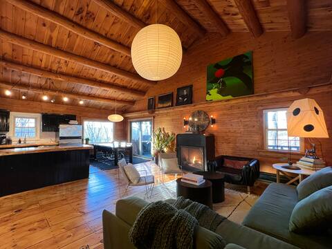 Modern Mountaintop Log Cabin & Sauna