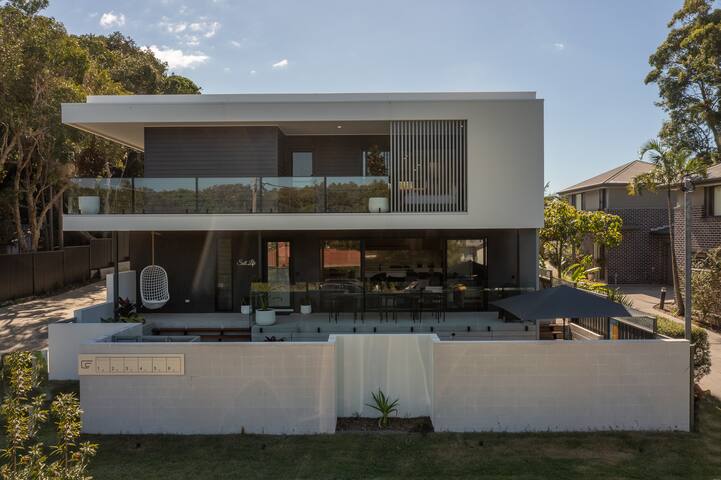 Salt Life Byron. Wifi, Parking & Pool in Paradise gallery image 4