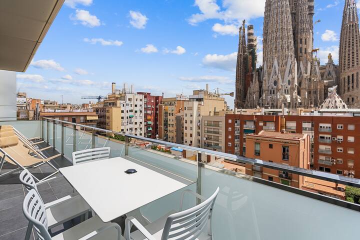 Amazing 4-bedroom apart with Sagrada Familia views