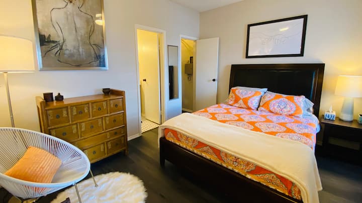 Dormirás tranquilamente durante la noche en esta acogedora habitación