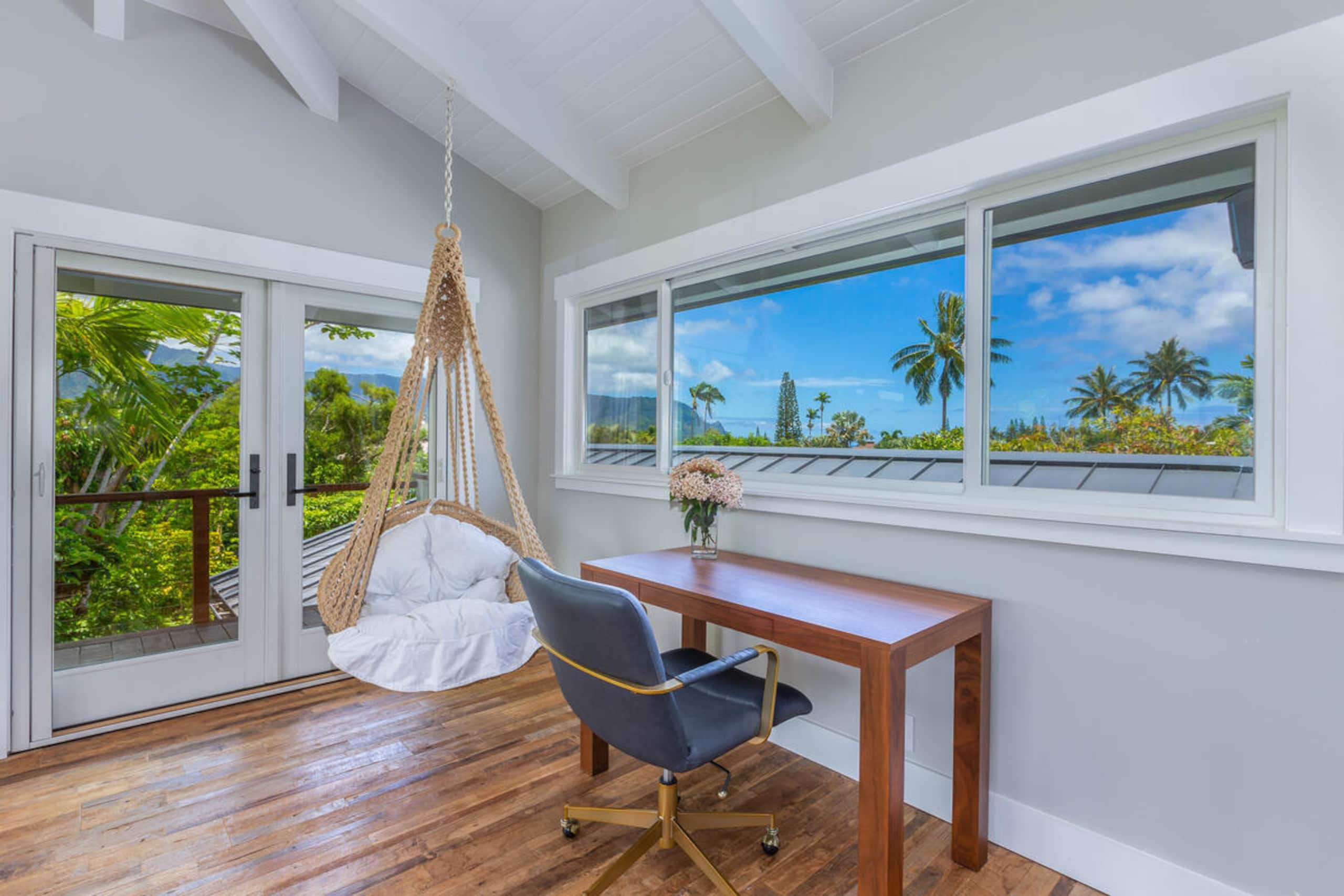 Home in Princeville · ★4.98 · 3 bedrooms · 4 beds · 3 baths - Image 14